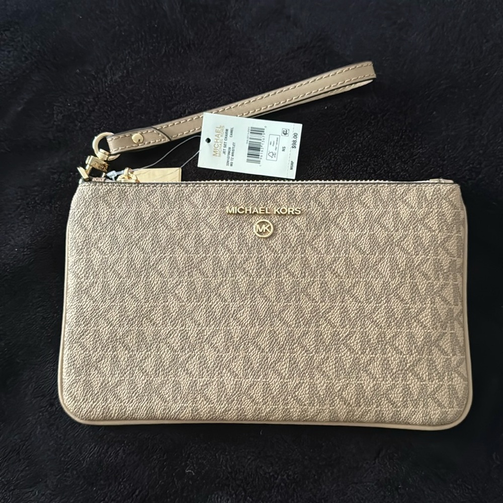 Micheal Kors wristlet pouch